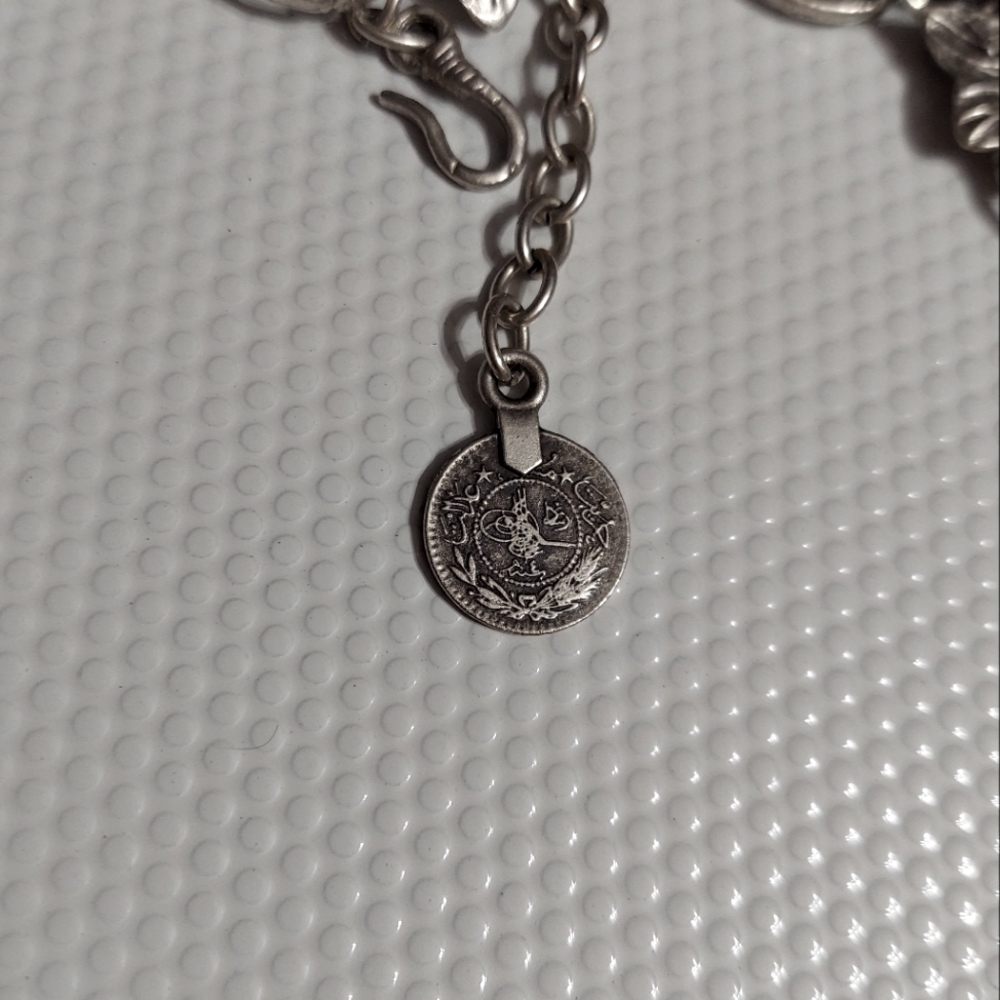 Vintage Textured Silver 'Leaves' Collar Statement Necklace - Picture 6 of 8